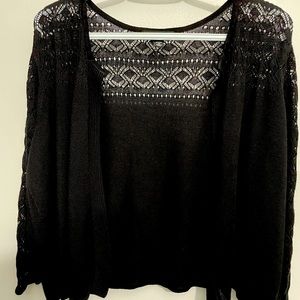 Roz & Ali 1X black sweater shrug